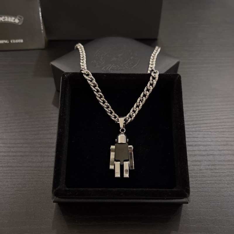 Ch**me He**ts necklaces